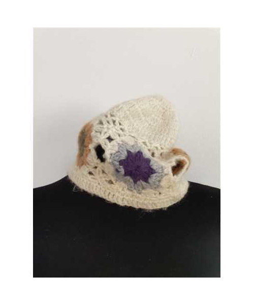 Caciula crosetata pentru copii model cu gaurele