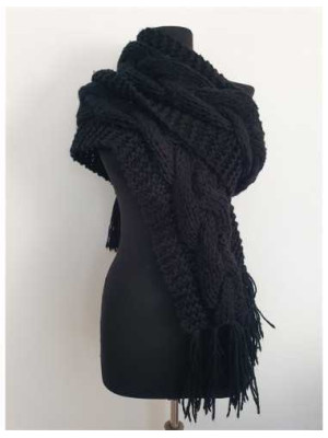 Fular lung tricotat cu franjuri