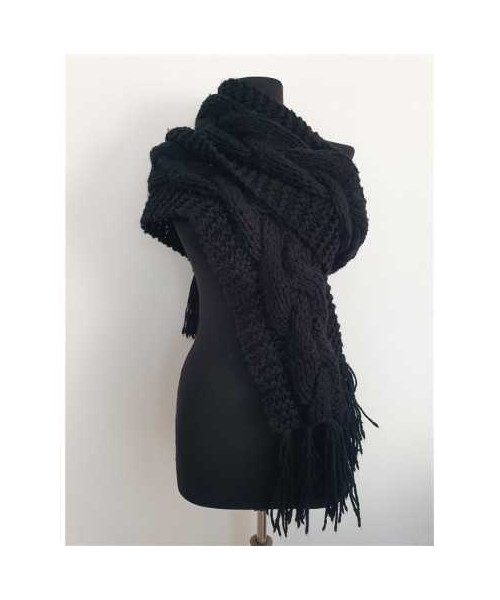 Fular lung tricotat cu franjuri