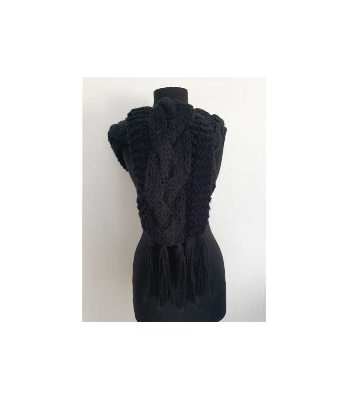 Fular lung tricotat cu franjuri