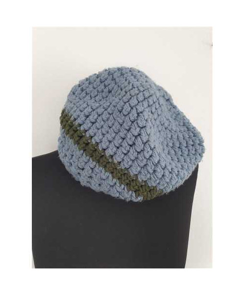 Caciula dama tricotata cu detaliu colorat