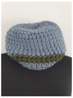 Caciula dama tricotata cu detaliu colorat 2