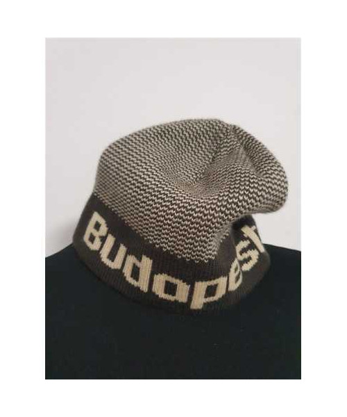 Fes tricotat pentru baieti cu scris aplicat