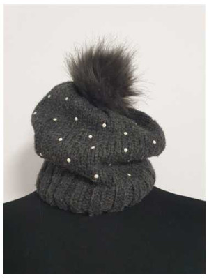 Caciula tricotata cu mot pufos Zara