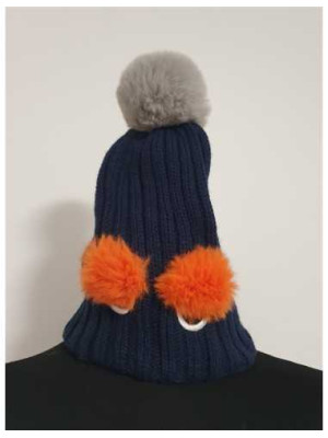 Caciula tricotata cu ciucure si ochi