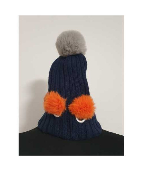 Caciula tricotata cu ciucure si ochi