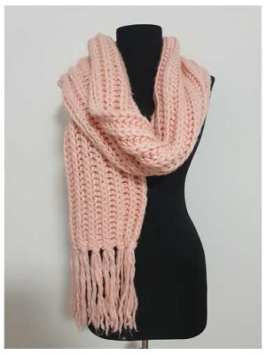 Fular calduros de dama cu franjuri model crosetat 2
