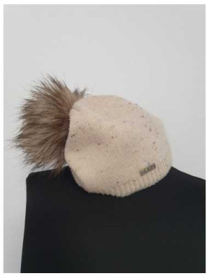 Caciulita calduroasa pentru fetite model cu ciucure 2