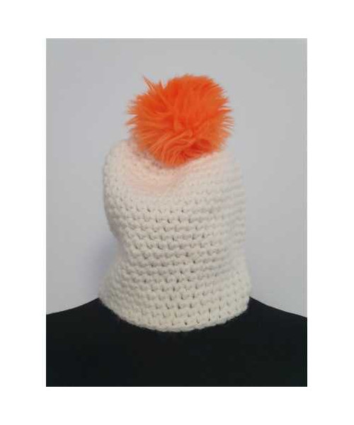 Caciulita crosetata cu ciucure pufos