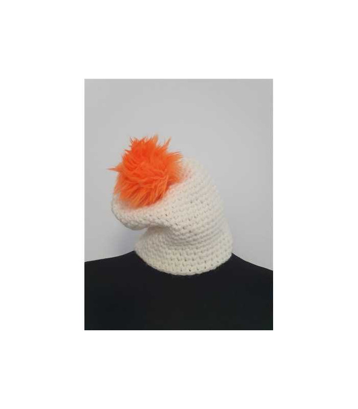 Caciulita crosetata cu ciucure pufos