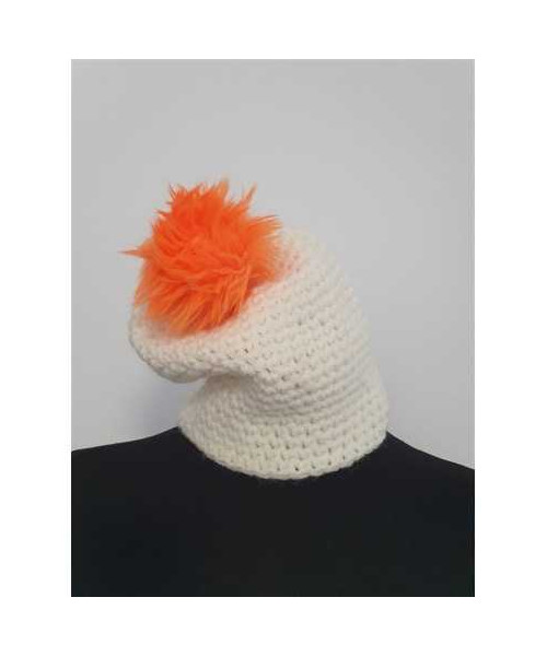 Caciulita crosetata cu ciucure pufos