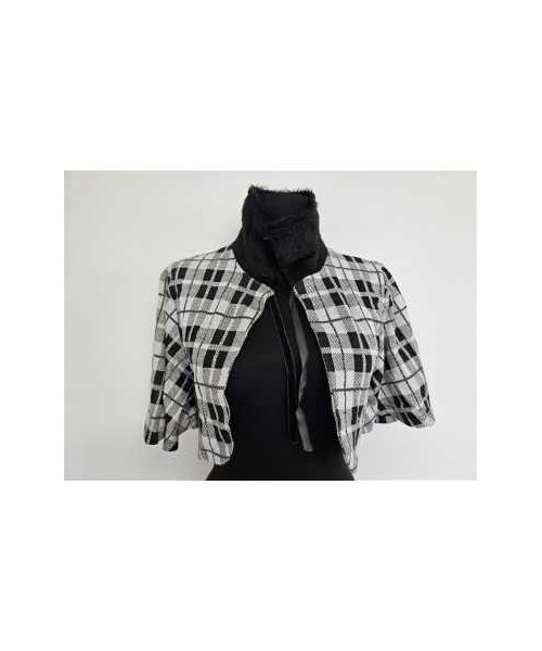  dama deosebit cu model in carouri