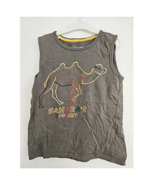 Maieu de vara cu o camila pe piept