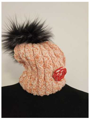 Caciula tricotata cu mot pufos pentru fetite