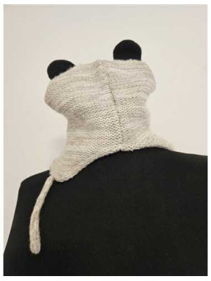 Caciulita tricotata cu snur model cap de urs 2