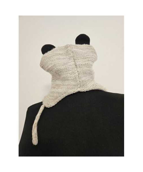 Caciulita tricotata cu snur model cap de urs