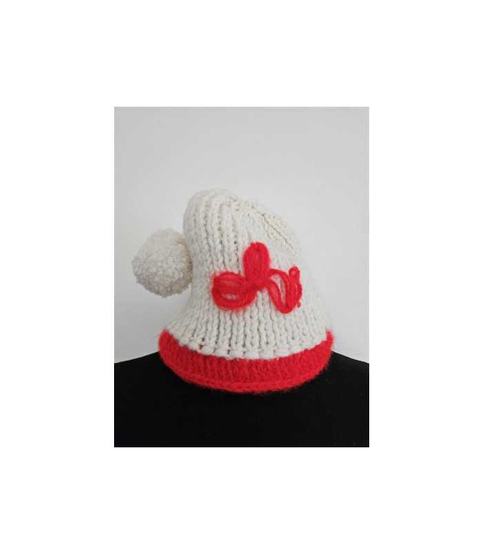 Caciula tricotata model cu ciucure