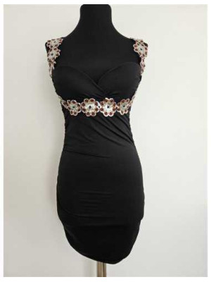 Rochie de ocazie mulata pe corp accesorizata cu paiete