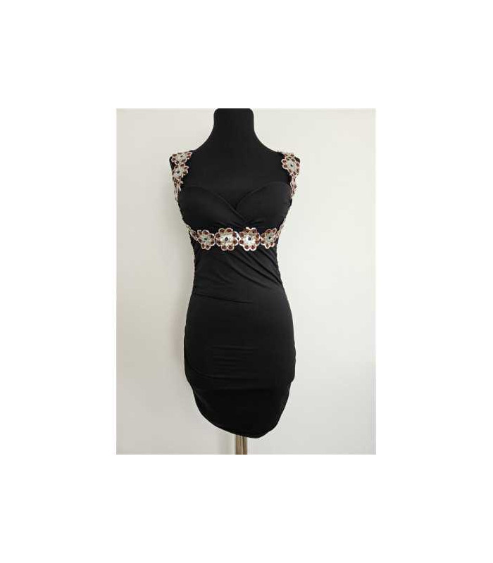 Rochie de ocazie mulata pe corp accesorizata cu paiete