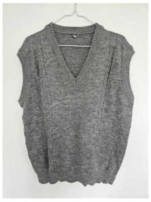 Vesta barbati tricotata cu anchior in V