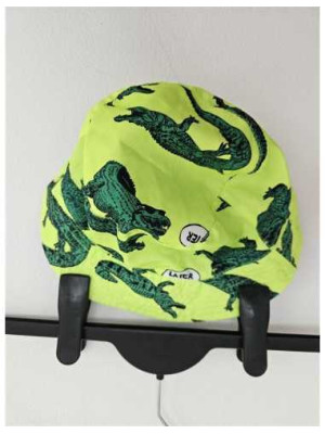 Palarie de soare cu imprimeu crocodili Carters