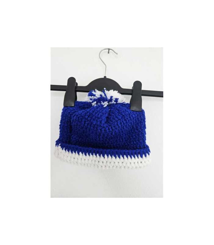 Caciula calduroasa cu ciucure model crosetat