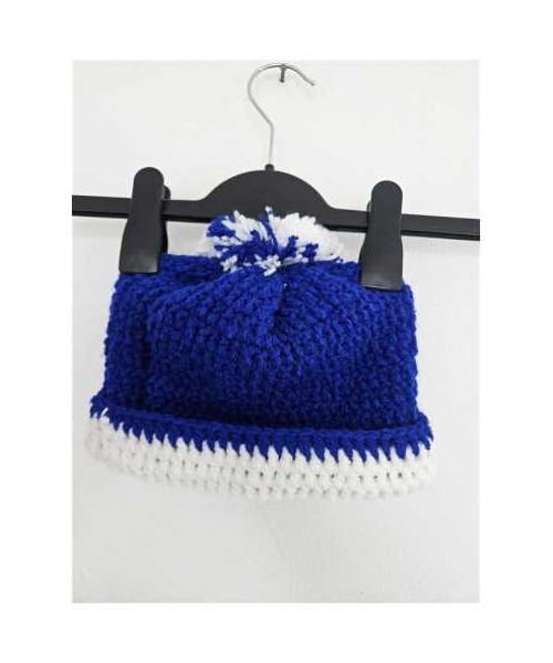 Caciula calduroasa cu ciucure model crosetat