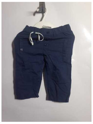 Pantaloni scurti pentru baieti cu nasturei decorativi