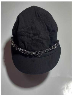 Sapca dama cu lant decorativ culoare argintiu Reserved