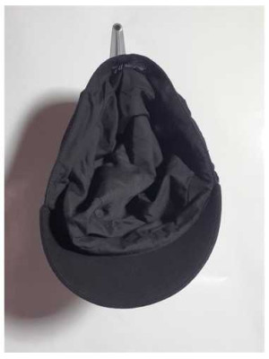 Sapca dama cu lant decorativ culoare argintiu Reserved 2