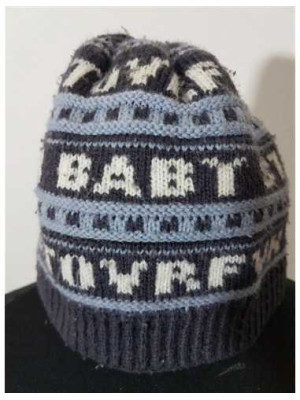 Caciula crosetata pentru copii cu model si scris