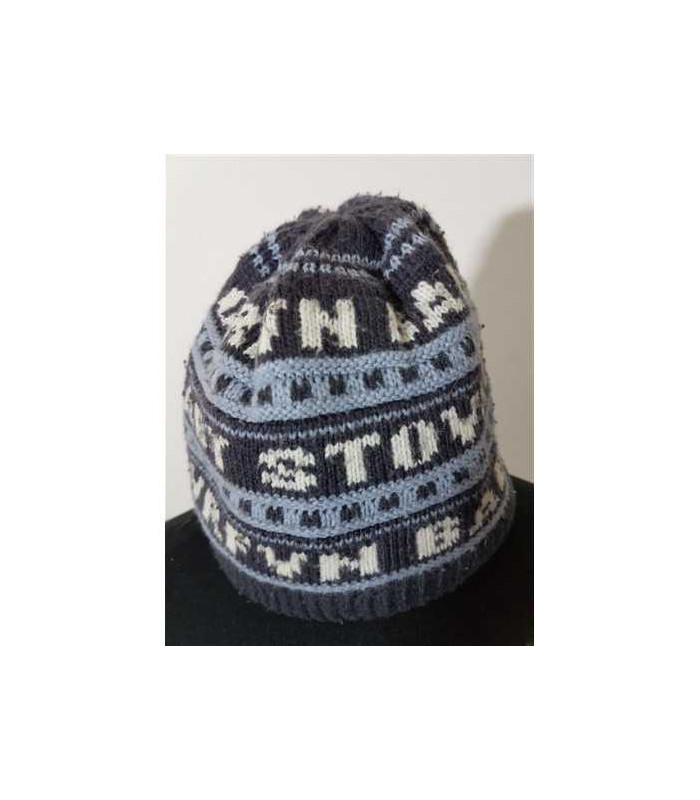 Caciula crosetata pentru copii cu model si scris