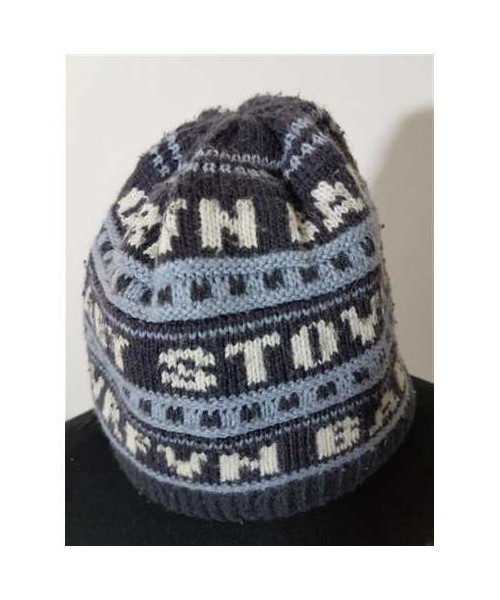 Caciula crosetata pentru copii cu model si scris