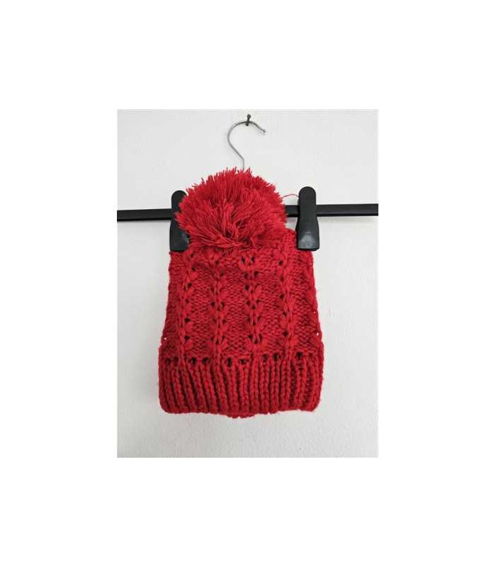 Caciula tricotata pentru copii model cu ciucure