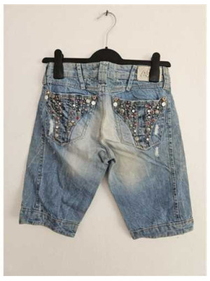 Pantaloni scurti de blugi model rupt si decolorat 2