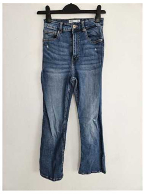 Pantaloni dama de blugi model larg la baza Bershka