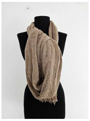 Fular dama tricotat model cu gaurele si franjuri 2