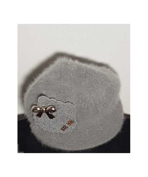 Caciula pentru primavara accesorizata cu fundita