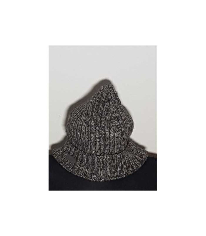 Caciula crosetata in doua culori Mayoral