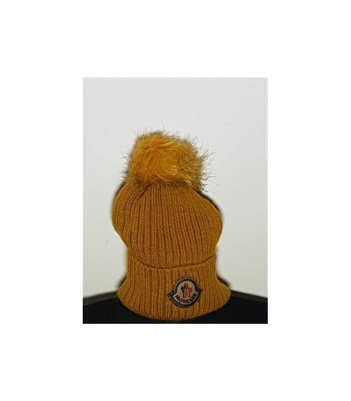 Caciulita de iarna cu ciucure pentru copii