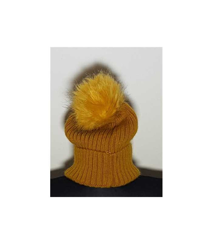 Caciulita de iarna cu ciucure pentru copii