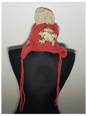 Caciula pentru fetite cu ursulet