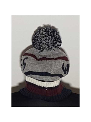 Caciula tricotata cu ciucure pentru baieti 2