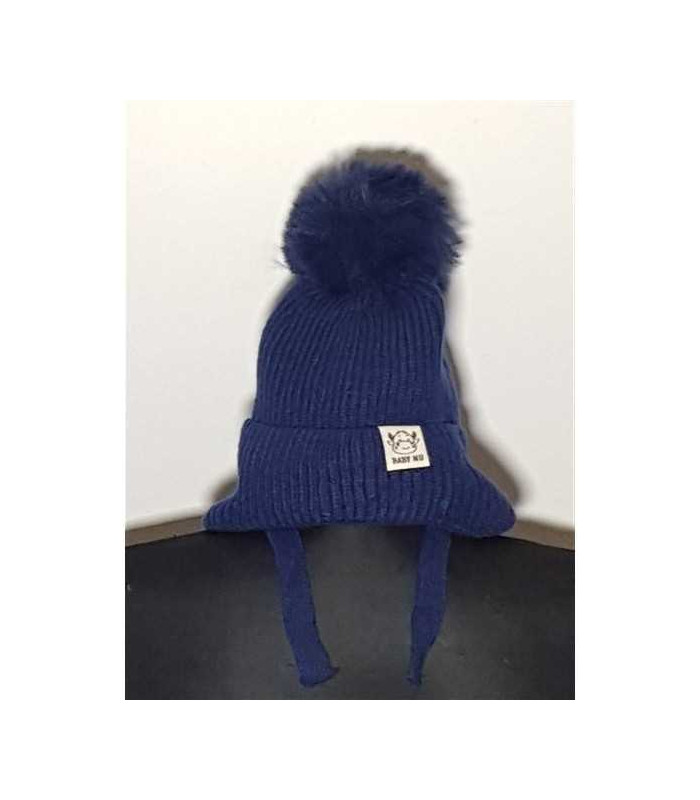 Caciula tricotata model cu ciucure si snur