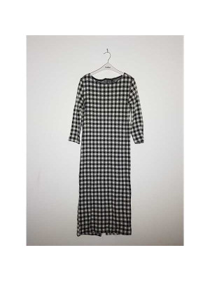 Rochita dama cu maneci trei sferturi model in carouri Stradivarius