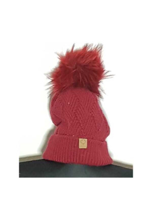 Caciula de iarna tricotata model cu ciucure pufos