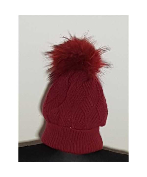 Caciula de iarna tricotata model cu ciucure pufos