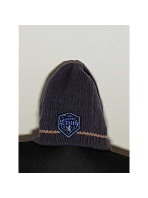 Fes tricotat pentru baieti model cu emblema