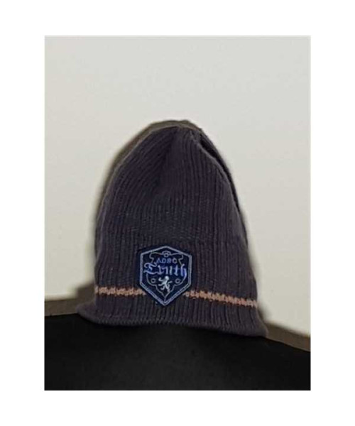 Fes tricotat pentru baieti model cu emblema