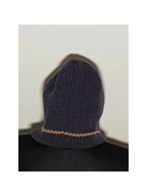 Fes tricotat pentru baieti model cu emblema 2